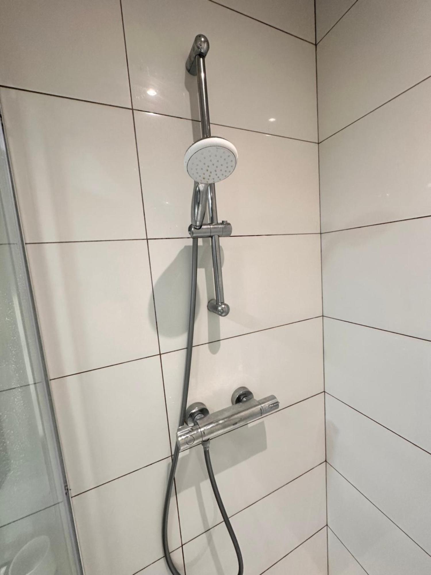 Gasthuis Double And Single In Bromley By Bow Londen